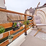 L'atypique Des Remparts