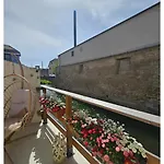 L'atypique Des Remparts