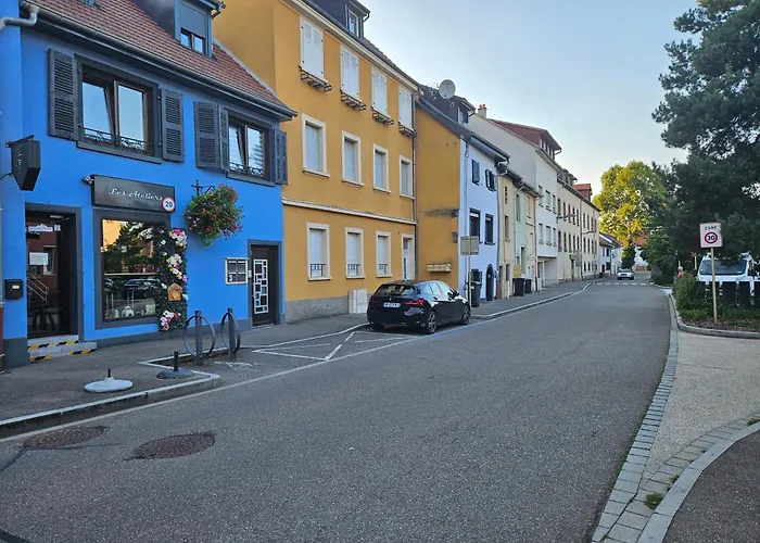 L'atypique Des Remparts Nyaraló *
