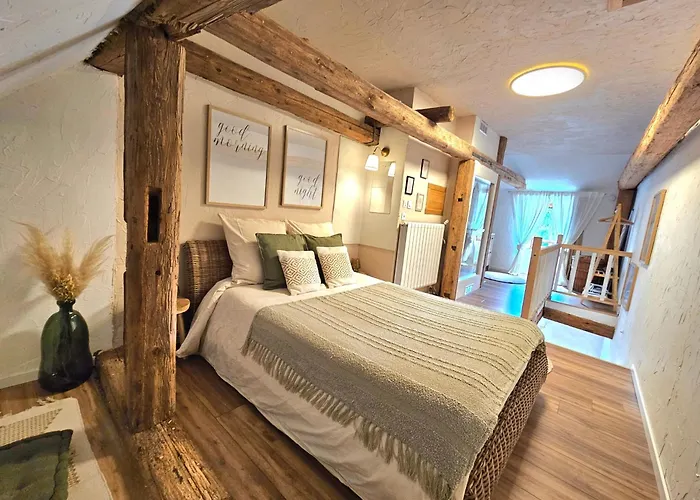 L'atypique Des Remparts Nyaraló *