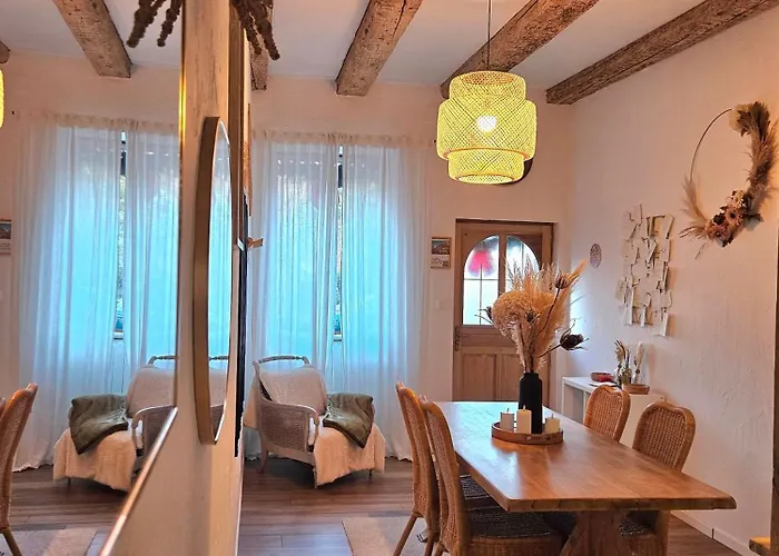 L'atypique Des Remparts Nyaraló *